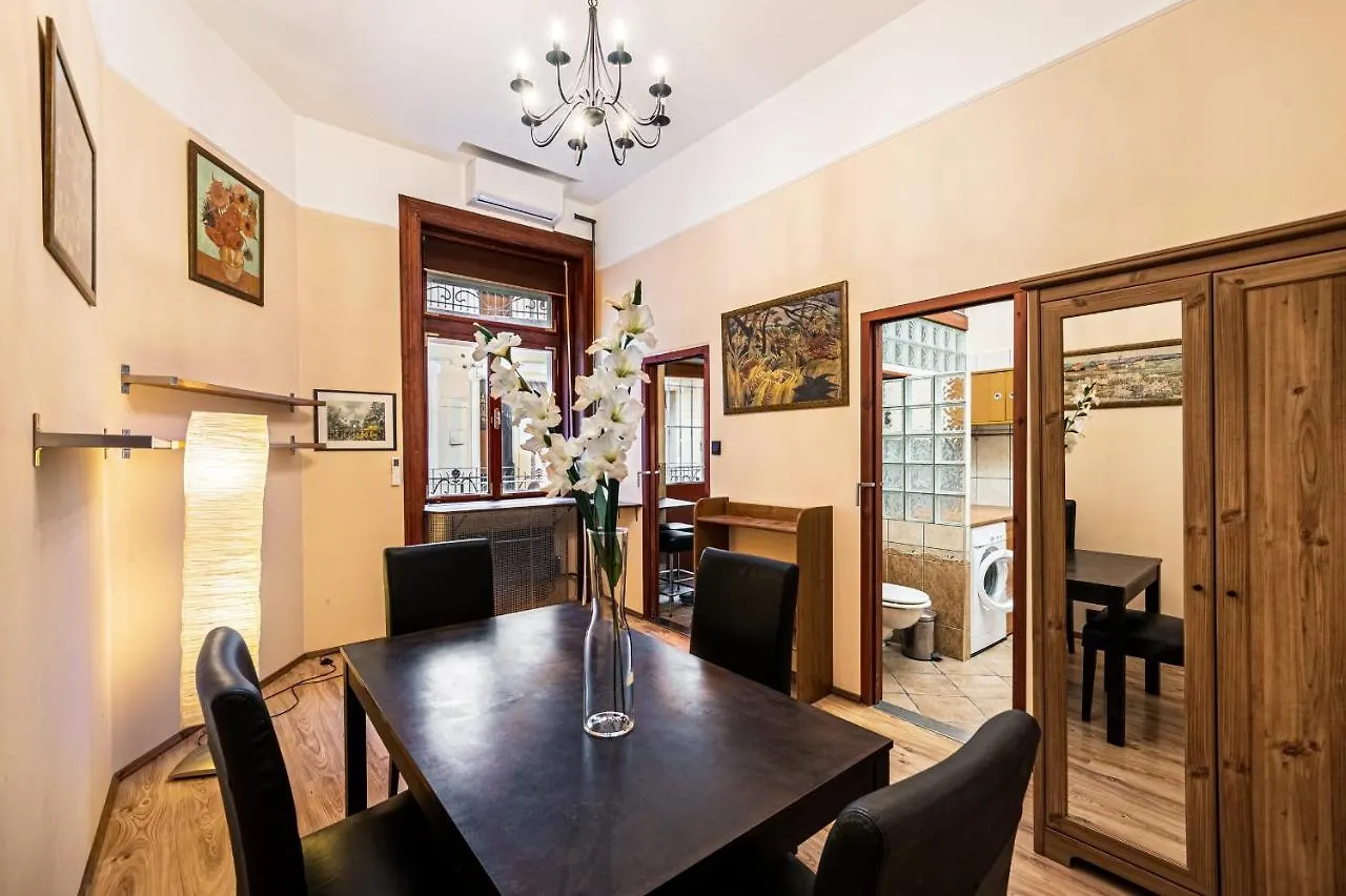 Oktogon Beautiful Relaxing Apartment Budapest